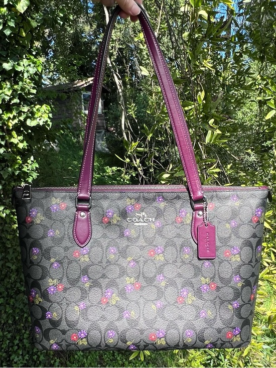 Coach Handbags - COACH Gallery Tote Limited Edition Country Floral Print AUTHENTIC
